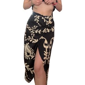 Zara silk paisley print midi skirt, black and white, size XS, front slit